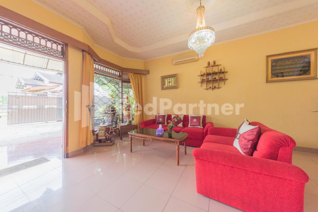 Orange Home Syariah Sukajadi Бандунг Екстериор снимка