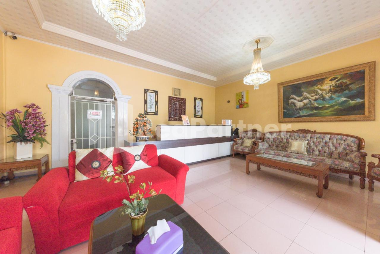 Orange Home Syariah Sukajadi Бандунг Екстериор снимка